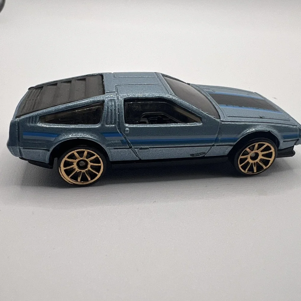 2009 Hot Wheels DMC Delorean Blue HW The '80s Diecast Toy Race CAR